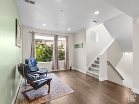 Photo 3 for 1037 W Soho Dr