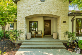 Photo 6 for 270 N Palisade Dr