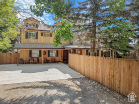 Photo 2 for 184 S Bear Lake Blvd
