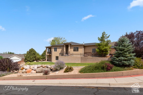 Photo 2 for 2216 W Cedar Hills Dr