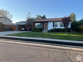 Photo 1 for 5382 W North Lilac Ave