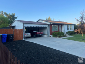 Photo 2 for 5382 W North Lilac Ave