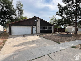 Photo 2 for 1448 E Estrellita Dr