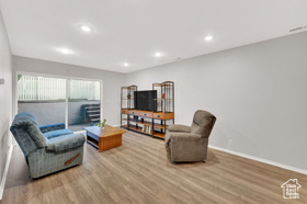 Photo 3 for 1525 E Waterbury Dr #B