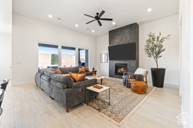 Photo 6 for 423 W Fitness Way
