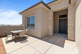 Photo 2 for 423 W Fitness Way