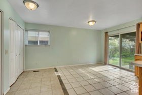 Photo 6 for 3916 S Hawkeye Dr