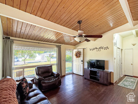 Photo 2 for 1011 E Rancho Blvd