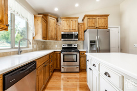 Photo 2 for 947 E Green Rd