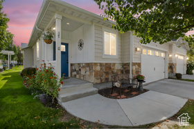 Photo 2 for 201 E Red Pine Dr #17