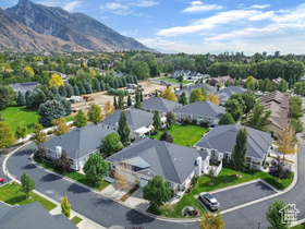 Photo 6 for 201 E Red Pine Dr #17