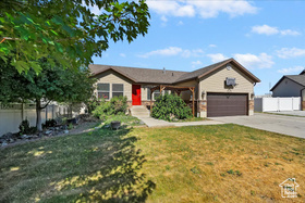 Photo 3 for 1692 S Willow Creek Cir