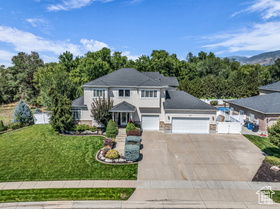 Photo 3 for 557 E Warm Springs Dr