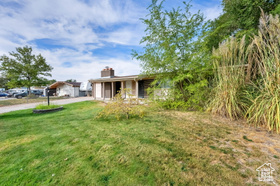 Photo 3 for 10321 S Carnation Dr