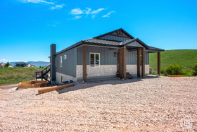 Photo 4 for 3326 S Bay Cir