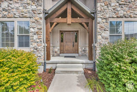 Photo 3 for 923 Ledgestone Ln