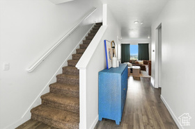 Photo 3 for 1252 S Raintree Ln