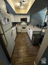 Photo 5 for 8722 S Oakwood Park Cir  #8722