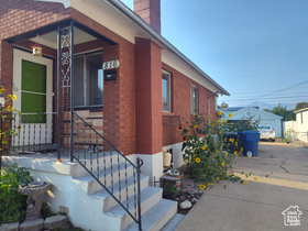 Photo 3 for 816 32nd St