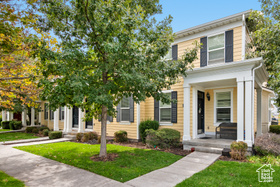 Photo 2 for 11566 S Grandville Ave