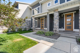 Photo 3 for 1718 W Thira Ln