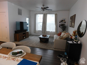 Photo 3 for 937 W Big Ben Ln #J203