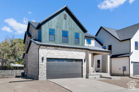 Photo 2 for 498 W Maidengrass Way