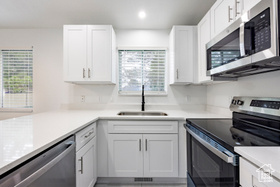 Photo 4 for 6922 S Mullien Dr