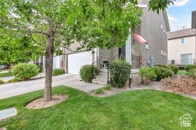 Photo 4 for 2546 N Elm Dr