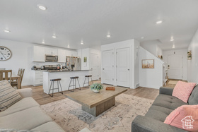 Photo 5 for 1052 E Waterway Ln