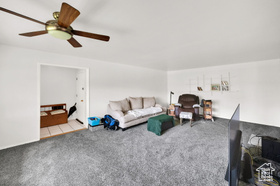 Photo 5 for 2209 E Carriage Ln #42