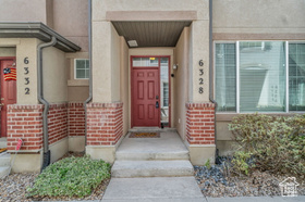 Photo 4 for 6328 W Traveler Ln #6328