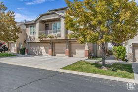 Photo 3 for 6328 W Traveler Ln #6328