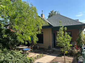 Photo 3 for 722 E 7th Ave