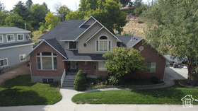 Photo 2 for 302 W Hidden Hollow Dr