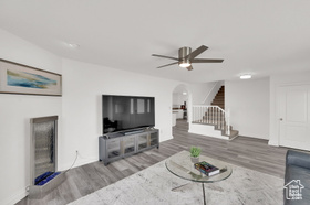 Photo 4 for 585 E Marialana Way