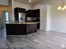 Photo 2 for 203 W Caracara St