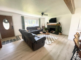 Photo 3 for 2080 Eagle Dr