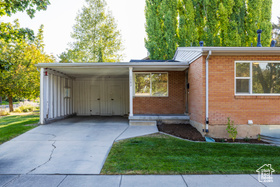 Photo 3 for 1582 E Zenith Ave