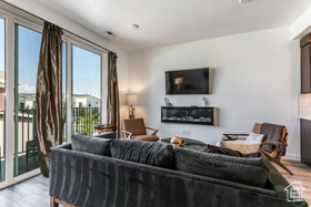 Photo 3 for 6684 N Silver Creek Dr #16