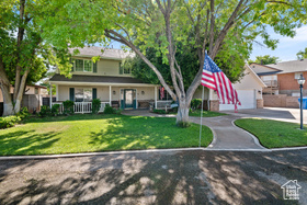 Photo 3 for 2285 S Shiloh Cir