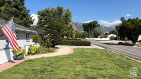 Photo 3 for 1555 E Winward Dr