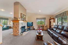 Photo 6 for 4375 N Meadow Ln