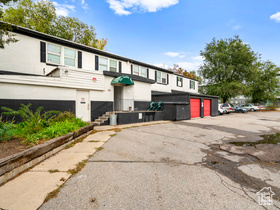 Photo 2 for 260 W Antelope Dr