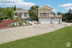 Photo 3 for 710 Ridge Crest Ct