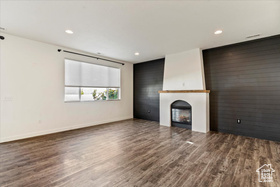 Photo 6 for 3442 S Poplar Ln