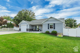 Photo 2 for 2752 E Wardway Dr