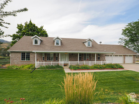 Photo 2 for 415 N Columbus Ln