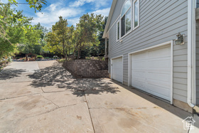 Photo 6 for 2484 Oakridge Dr