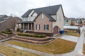 Photo 3 for 2499 S Maverick Rd